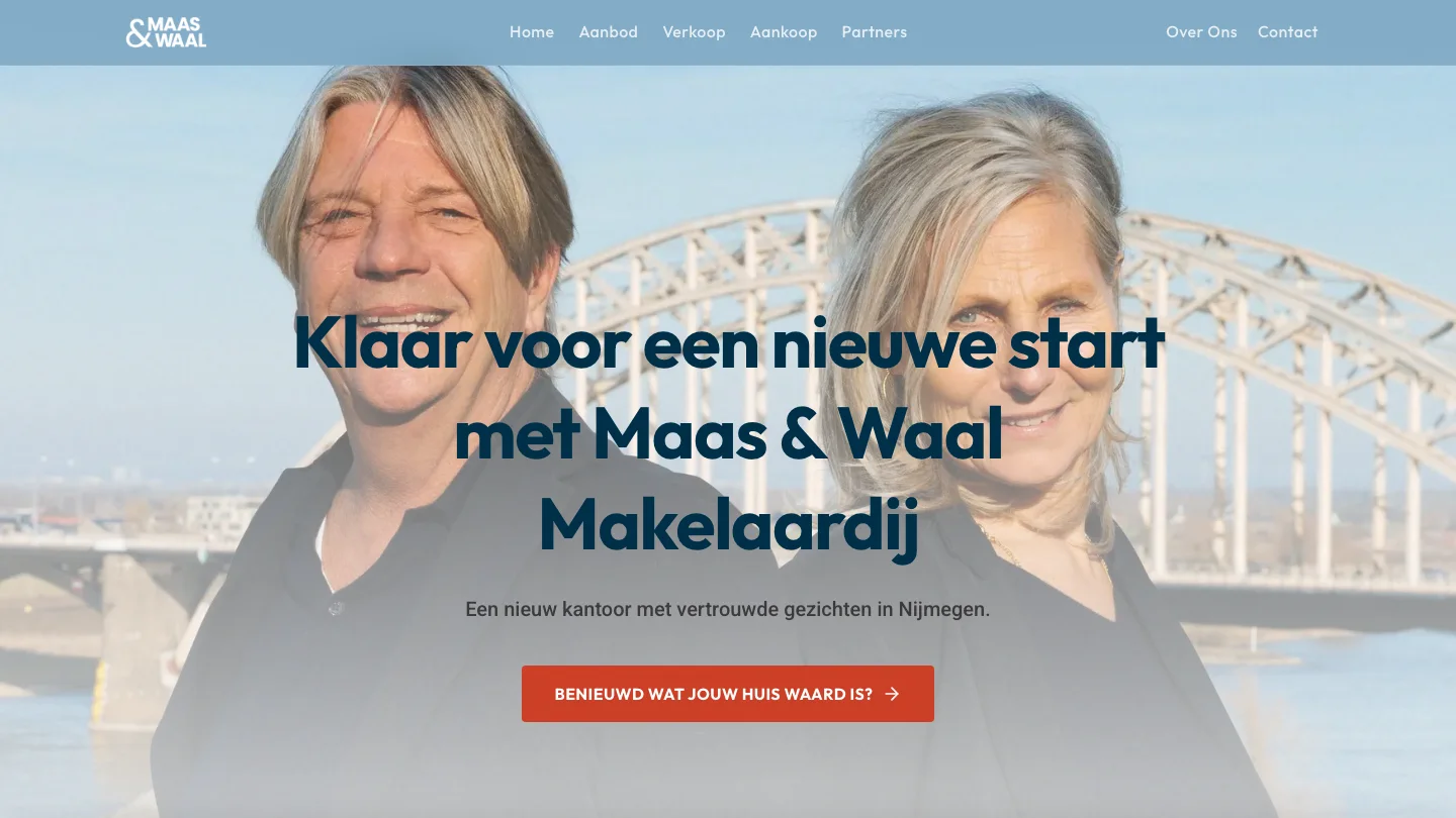 The Maas & Waal homepage hero with Maurice and Cornelie in front of the bridge and a direct valuation call to action.